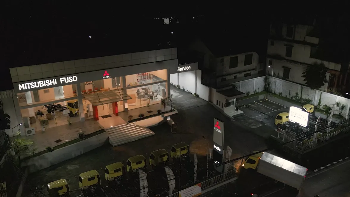 Mitsubishi Fuso Perkuat Layanan Zero Down Time Lewat Bengkel Siaga 24 Jam dan Service Point