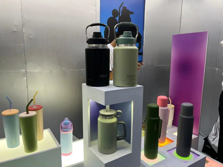 LOUNA by Oxone: Tumbler Stylish untuk Anak Muda yang Aktif dan Peduli Lingkungan