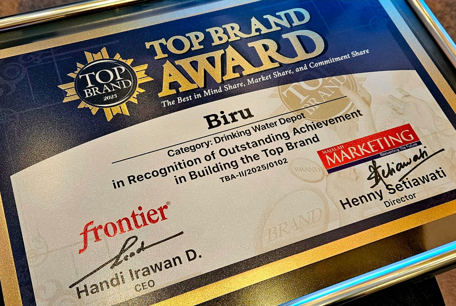 Kepercayaan Konsumen Mengantar Air Minum Biru Meraih Top Brand Award 2025