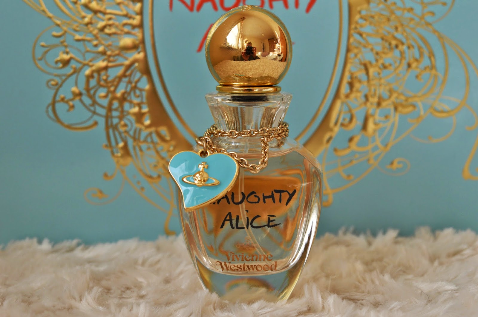 Mengubah Aroma Menjadi Cerita: Strategi Kreatif di Balik Peluang Bisnis Parfum