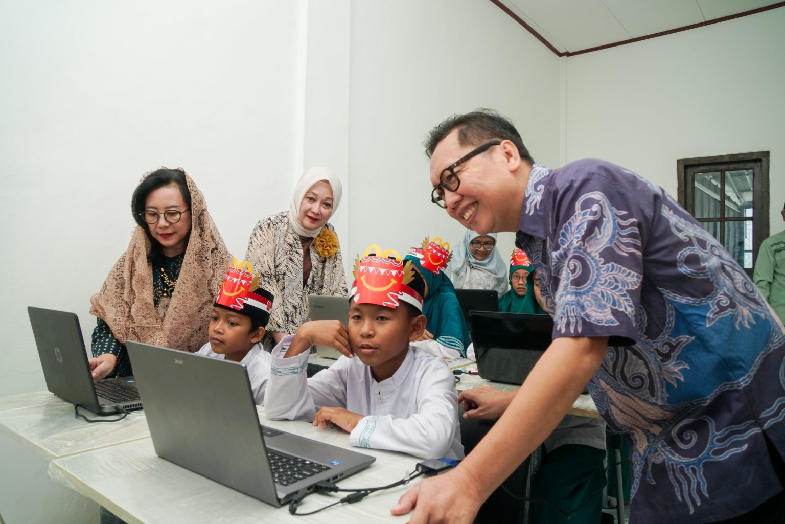 Dari Restoran ke Ruang Kelas: Perjalanan Baru Furnitur McDonalds untuk Pendidikan Anak Negeri