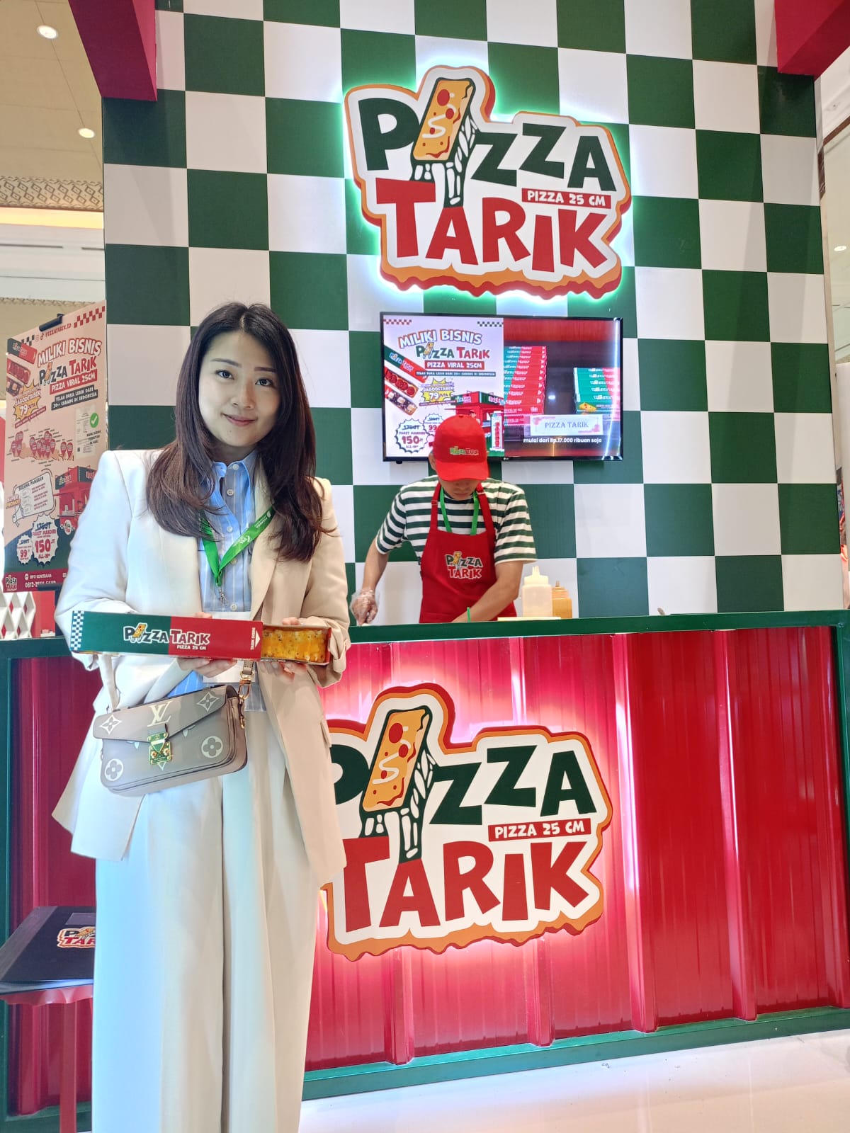 Pizza Tarik Bawa Sensasi Pizza Panjang Halal dengan Cita Rasa Lokal