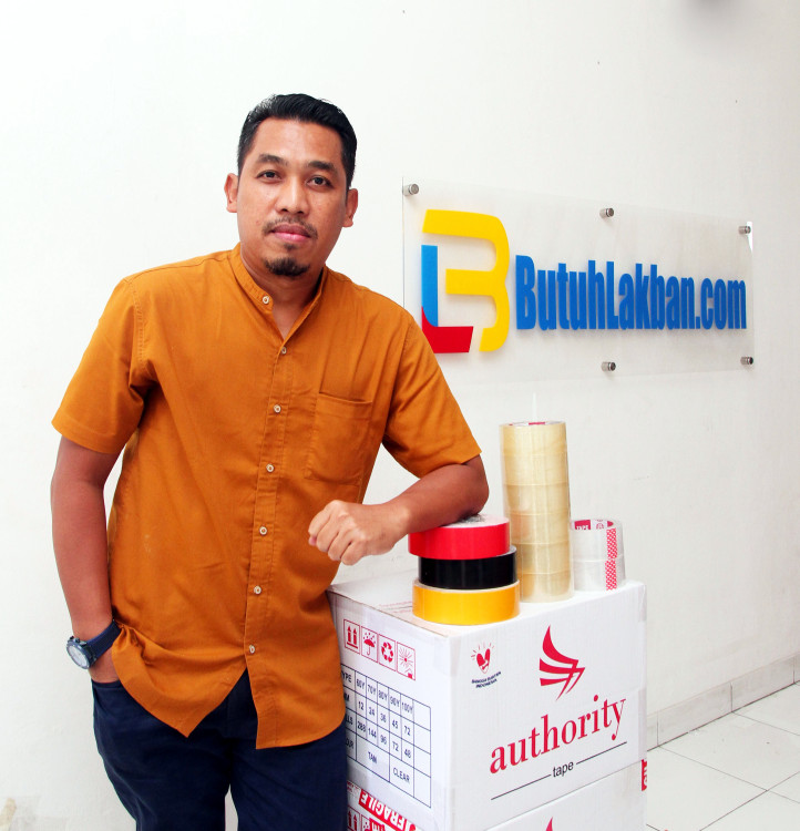 Dari Peluang Kecil, Baihaki Sukses Bangun Bisnis Lakban Beromzet Miliaran
