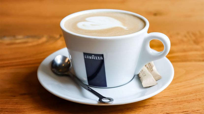 Kolaborasi Strategis American Airlines dan Lavazza: Peluang Emas di Bisnis Kemitraan Lintas Industri