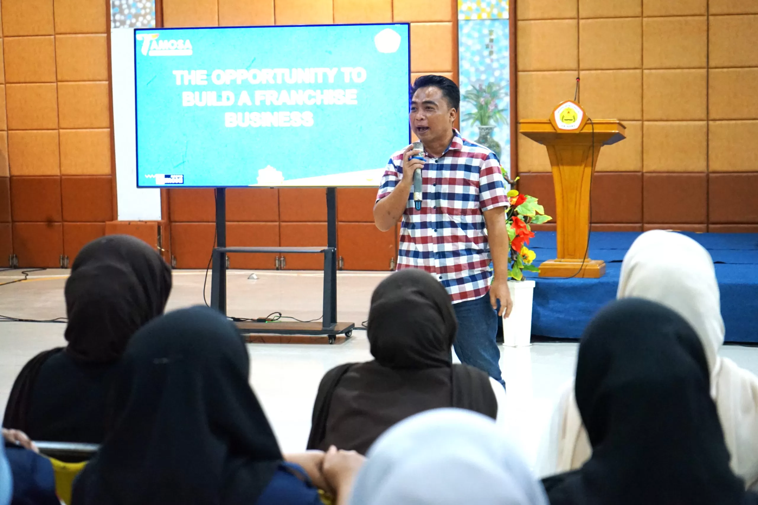 Mahasiswa Manajemen Ritel Unigoro Belajar Peluang Bisnis Franchise dari Owner Hits Chicken