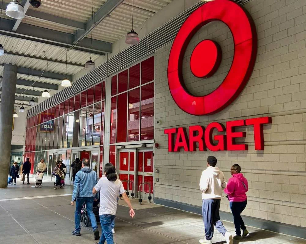 Target Corporation Umumkan PHK 1.800 Karyawan, Fokuskan Strategi pada Efisiensi dan Pelanggan