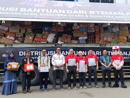 JNE Salurkan Lebih dari 500 Ton Bantuan untuk Korban Banjir dan Longsor di Aceh, Sumut, dan Sumbar