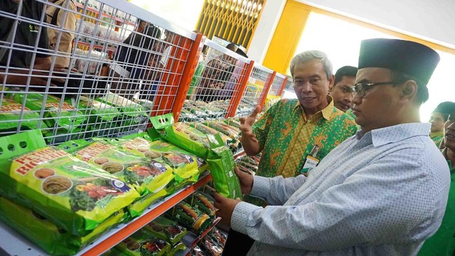 Petrokimia Gresik Perluas Akses Petani Lewat Peresmian Petromart Official Hub