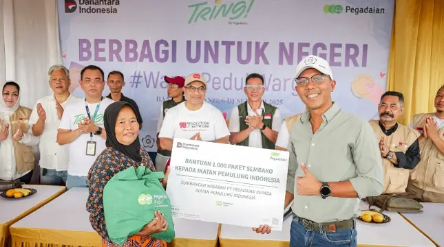 Pegadaian Salurkan 1.000 Paket Sembako untuk Pemulung di Bantar Gebang