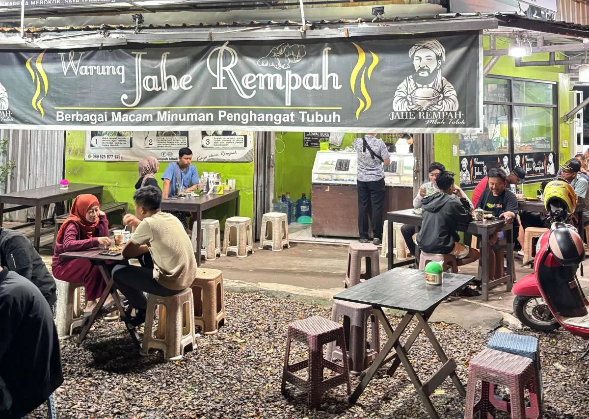 Peluang Bisnis Minuman Tradisional: Kisah Sukses Jahe Rempah Mbah Tolok dari Kudus