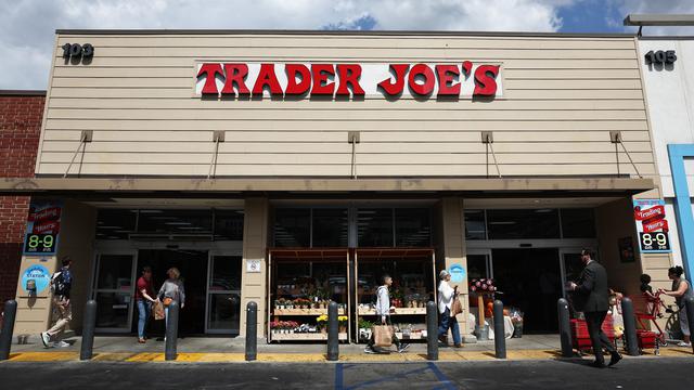 Tote Bag Supermarket Viral, Reseller Pasang Harga Fantastis hingga Rp800 Juta