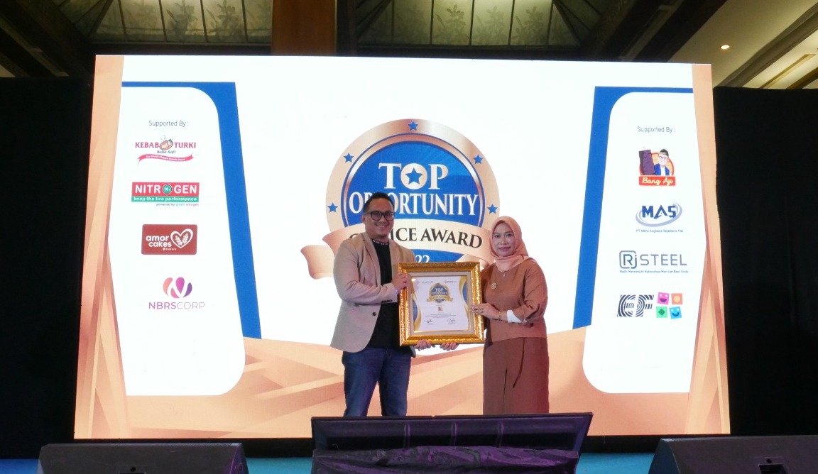 Dongkrak Popularitas Lewat Inovasi dan CSR, Bang Aji Arabian Kebab Sabet Top Opportunity Award 2022 